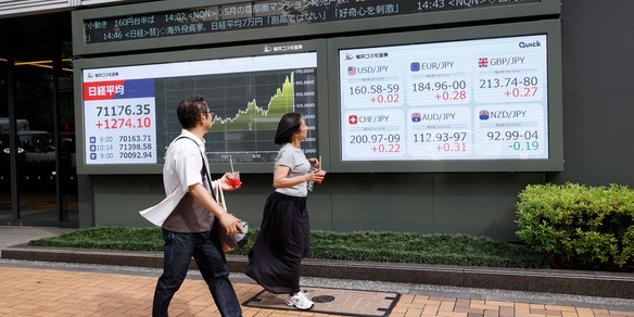 Borsa: l'Asia sale dopo record Dow Jones, deboli Hong Kong e Sidney
