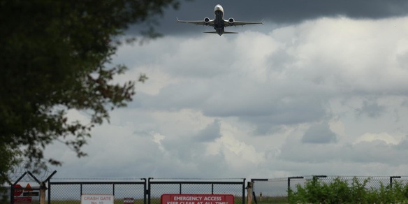 Iata, a maggio domanda trasporto aereo passeggeri -2,2% per guerra in Medio Oriente