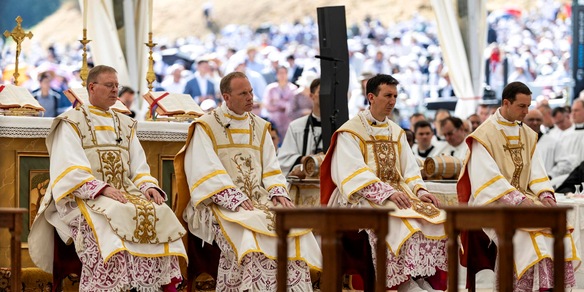 Il Vaticano ufficializza la scomunica per i vescovi lefebvriani