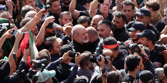 Seconda apparizione pubblica al funerale di Khamenei per il capo dei Pasdaran