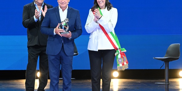 Sara Funaro al primo posto tra i sindaci più apprezzati,Antonio Decaro tra governatori