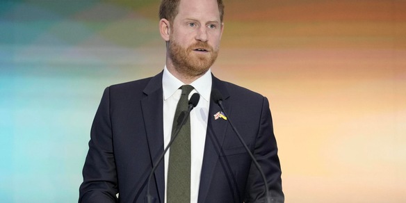 Disgelo tra Harry e Carlo, il principe sarà ospite del re a Buckingham Palace
