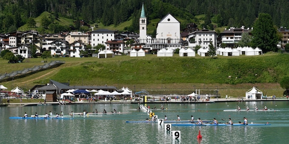 Canoa, ad Auronzo di Cadore brillano le pagaie romane