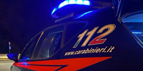 Uccide la moglie a coltellate, fermato nella notte ha confessato