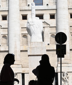 Borsa: Milano positiva (+0,65%), acquisti su Nexi e Amplifon