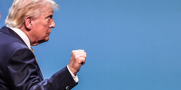 Trump, 'Hormuz è aperto, li abbiamo colpiti pesantemente'