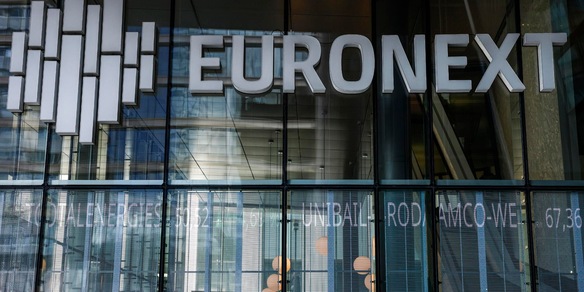 Borsa: Europa debole con le banche, sprint dei microchip, Milano -0,5%