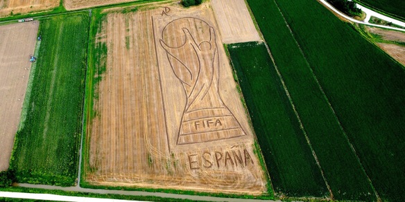 Omaggio alla Spagna 'Mundial' in un'opera di land art in Veneto
