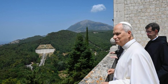 Il Papa a sorpresa visita l'abbazia di Montecassino