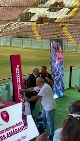 Lotito accolto dagli applausi al Granillo