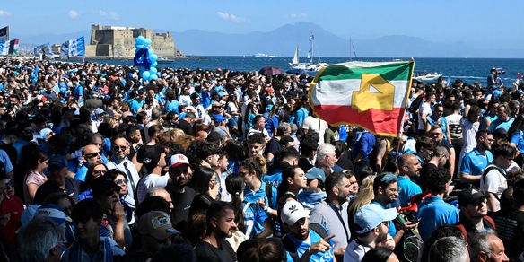 Il Napoli compie 100 anni, l'1 agosto la città si tinge d'azzurro