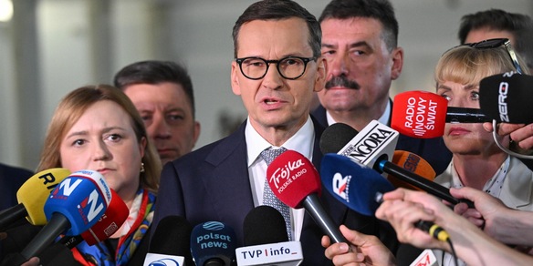 Si spacca il partito polacco del Pis, espulso l'ex premier Morawiecki