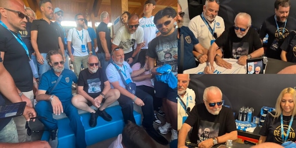 De Laurentiis in mezzo ai tifosi del Napoli tra selfie e autografi