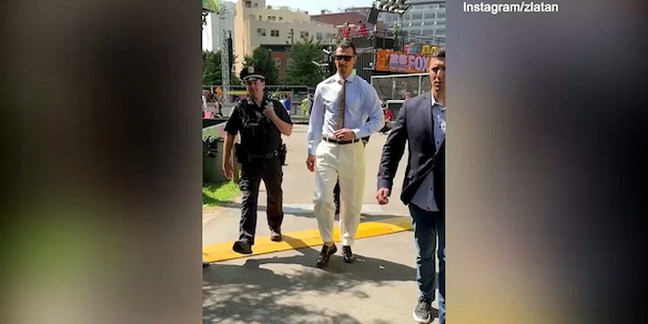 Zlatan Ibrahimovic non passa mai inosservato