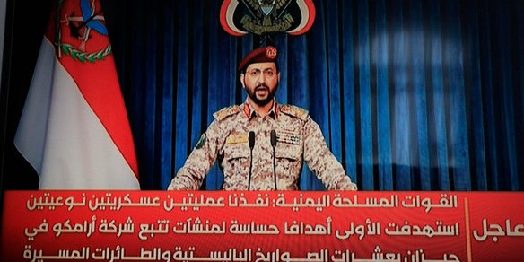 Houthi, attaccati con droni impianti petroliferi sauditi