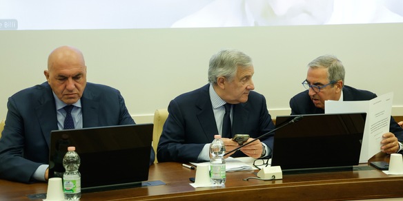 Tajani, abbiamo deciso di chiedere Safe per 14,9 miliardi