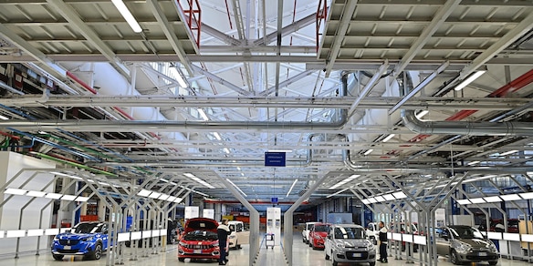 Il fatturato dell'industria a maggio +5,3% annuo, servizi +3,9%