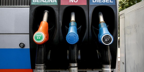 Mimit, trasmesso a Gdf elenco distributori che non hanno adeguato prezzo diesel