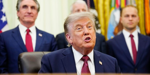 Ira di Trump per i raid su target Usa, colpiremo l'Iran duramente