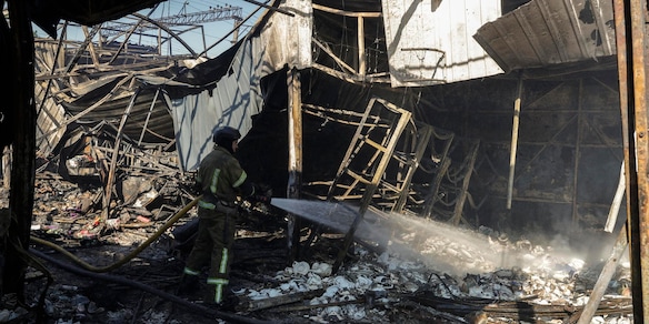 Attacco su Kiev, il bilancio delle vittime sale a nove morti