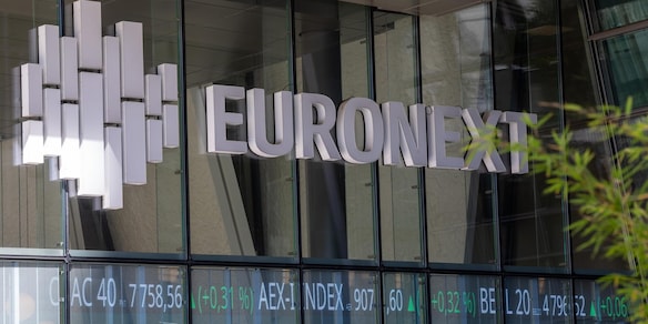 Borsa: Milano apre in rialzo (+0,65%), finanziari sotto i riflettori