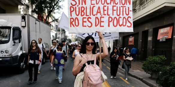 I sindacati dell'istruzione pubblica argentini scioperano contro i tagli di Milei