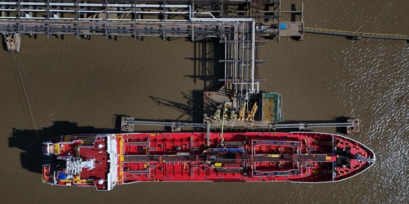 Il petrolio continua a cedere terreno a New York, a -3,21%
