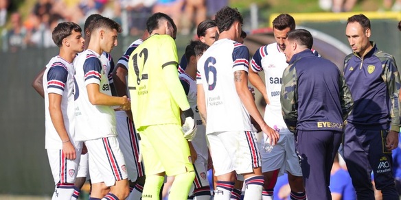 Cagliari, festa a Pula. Pisacane: "Questo è un gruppo compatto"