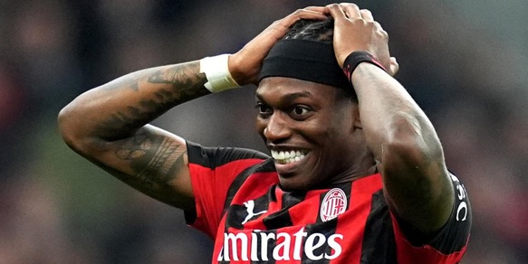 Leao, il futuro è scritto: l’Aston Villa spinge, si discute sul prezzo