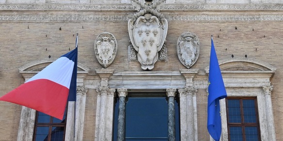 Ft, la Francia sostituisce l'Italia nelle preoccupazioni dei mercati sul debito