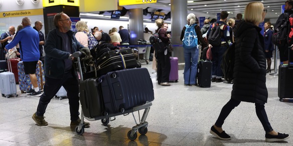 I cieli Gb verso il ritorno alla normalità dopo il caos dei voli
