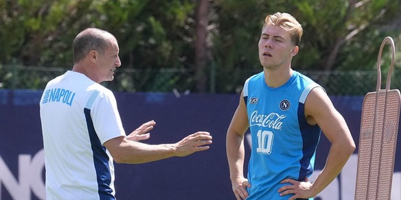 I problemi del Napoli in attacco: Allegri aveva chiesto un bomber e invece ora perde pezzi e gol