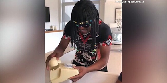 Evra, che scherzo al fratello
