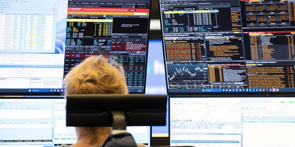 Borsa: Europa chiude in calo con bond e petrolio, Londra -0,37%