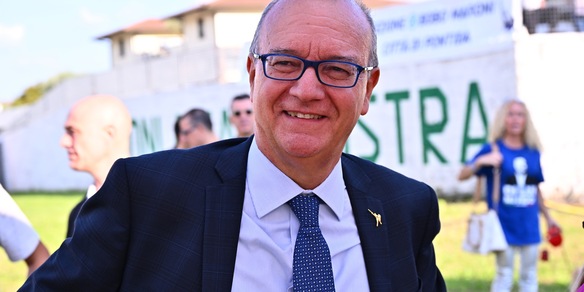 Valditara, premierò lo studente che ha bloccato il 13enne a Roma