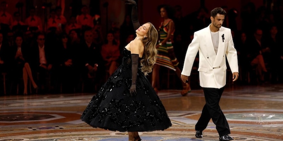 Musetti e Jennifer Lopez: perché il loro ballo è virale in tutto il mondo. Social impazziti tra Off Campus, musica e gossip