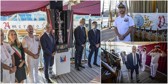 Lo spettacolo dell'America's Cup a Napoli: il trofeo sull'Amerigo Vespucci