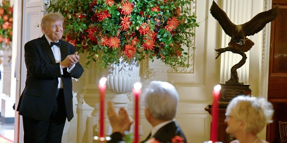 Trump regala a Xi una scultura dell'aquila calva, il simbolo degli Usa