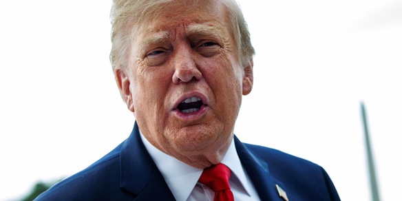 Sondaggio Wsj, 'consenso Trump a 37%, ai minimi dal 1990 per presidente a vigilia midterm'