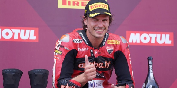 Bulega campione del mondo Superbike: trionfo Ducati 14 anni dopo Biaggi
