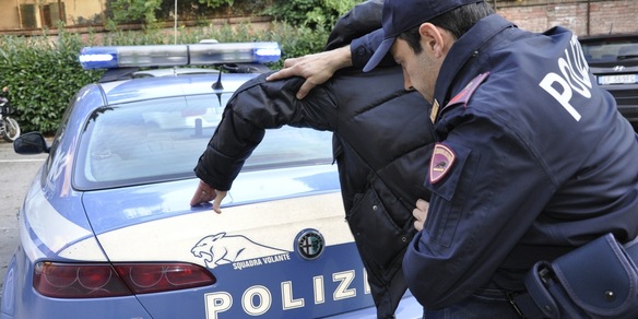 Picchiata, torturata e quasi annegata, arrestato 38enne