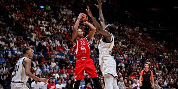 Hall regala il derby in Eurolega all'Olimpia Milano: canestro sulla sirena e Virtus ko 87-85