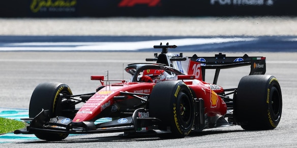Leclerc risponde a Verstappen a Sepang: Ferrari davanti nelle libere