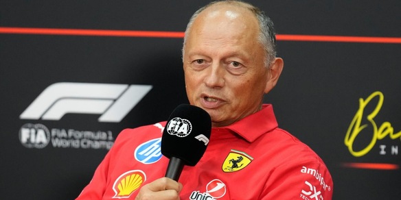 Vasseur cerca serenità in Ferrari: "Rapporti ok". E chiarisce le parole di Hamilton