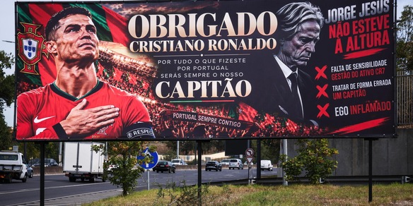 A Lisbona cartelloni per Ronaldo 'obrigado, sarai sempre il nostro capitano'