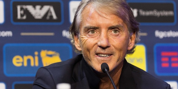 Il Dall'Ara pronto per l'Italia, anche un manto blu attorno al campo