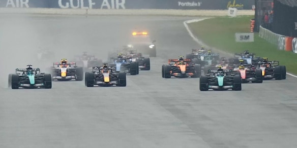 Che brutto spettacolo per la F1: partenza slittata a causa di un aggiornamento del software! E i piloti attaccano