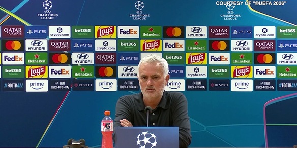 Mourinho: "Non ci sono parole per questa accoglienza"