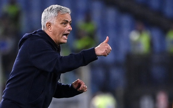 9 - Lo Special One stavolta si deve accontentare della nona posizione: Josè Mourinho alla Roma guadagna 9,2 milioni