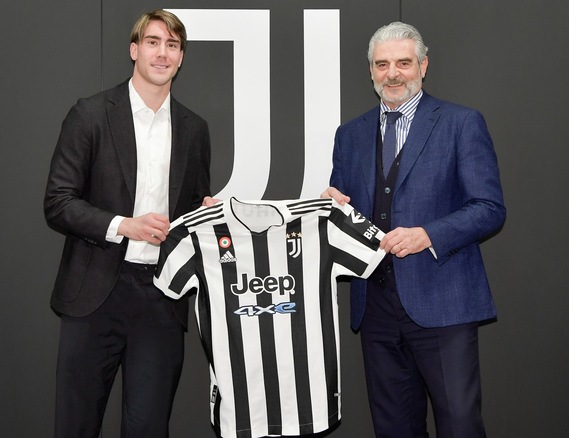 Juve, ufficiale Vlahovic: "Club immortale, vi renderò orgogliosi"